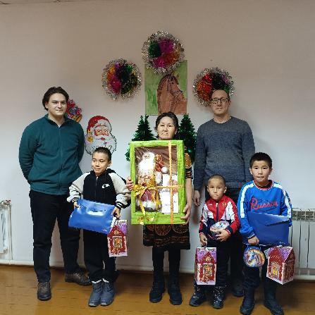 Национальный архив поздравил с Наступающим Новом годом школьников Верхней Тёи 