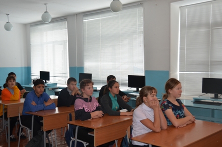 Архивисты посетили Новомарьясовскую школу-интернат