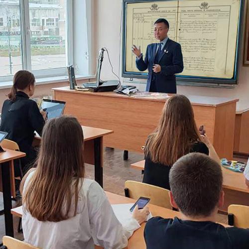 Будущим историкам Хакасии расскажут о работе читального зала и цифровых сервисах Национального архива Республики Хакасия 