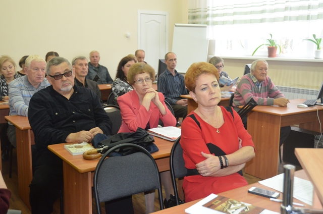 В преддверии Дня Памяти жертв политических репрессий общественные организации Хакасии посетили мероприятие Национального архива